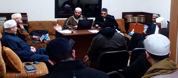 مجلس قرّاء الشام: قراءة كتاب (شرح قصيدة أبي مزاحم الخاقاني التي قالها في القراء وحسن الأداء) في دار القرآن الكريم – بيروت