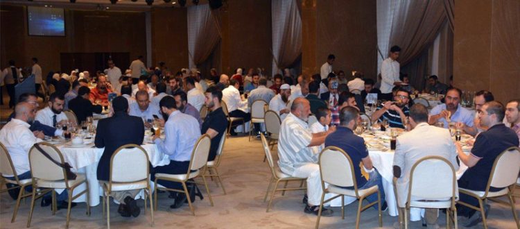 15 مهتدٍ ومهتدية ازدان بهم الإفطار السنوي العام للمنتدى للتعريف بالإسلام