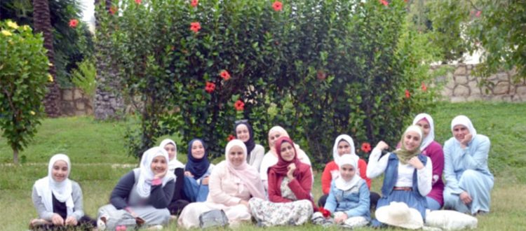 رحلة العيد لشابات المنتدى الشبابي في بيروت إلى مسبح فيلا المدهون