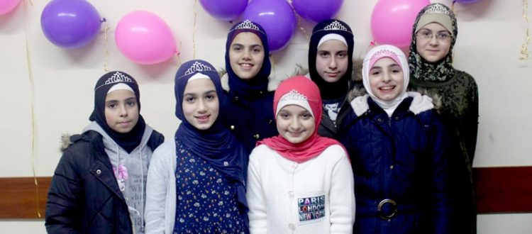 عالم الفرقان يكرّم فتيات التزمن بالحجاب خلال اللقاءات الشتوية في طرابلس