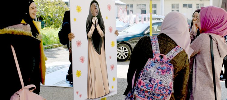 هِيَ.. معرض مصغّر حول أهم قضايا المرأة في الجامعة اللبنانية - طرابلس | المنتدى الشبابي | حنايا