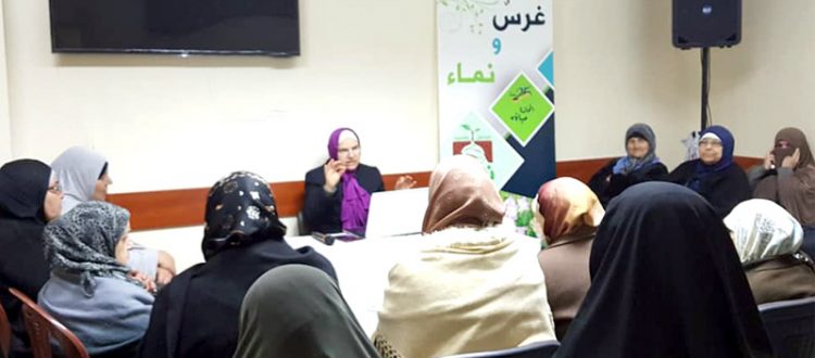 دور المرأة في الحياة.. محاضرة لعائلات مؤسسة نماء في طرابلس ألقتها أ. هناء فاخوري