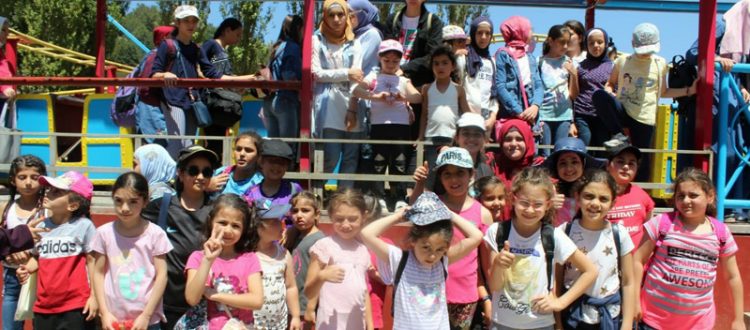 رحلة ترفيهية إلى القموعة.. النشاط الختامي لدورات عالم الفرقان للفتيات في طرابلس