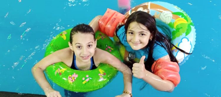 رحلة مائية لطالبات نادي الفرقان الصيفي في طرابلس