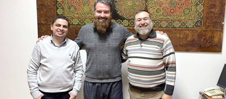 لقاء تشبيك وتعاون بين المنتدى للتعريف بالإسلام والداعية الشيخ عبد الرحيم مكارثي