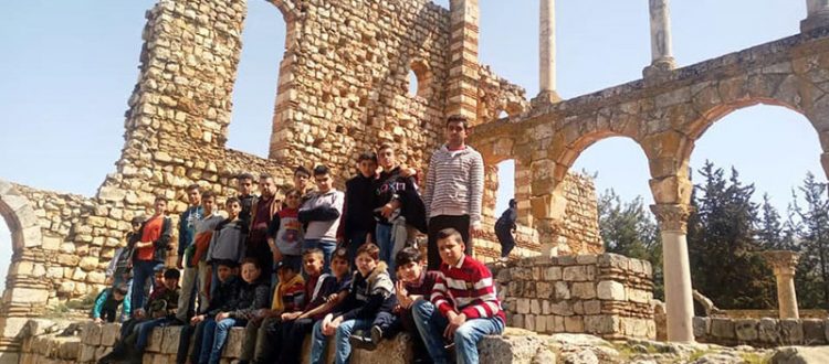 فتيان عالم الفرقان في قلعة عنجر الأموية الإسلامية وأوقاف تل النبي