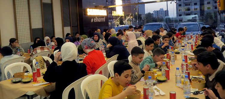 بسمتك بهجة عيدي.. إفطار لأبناء مؤسسة نماء في طرابلس