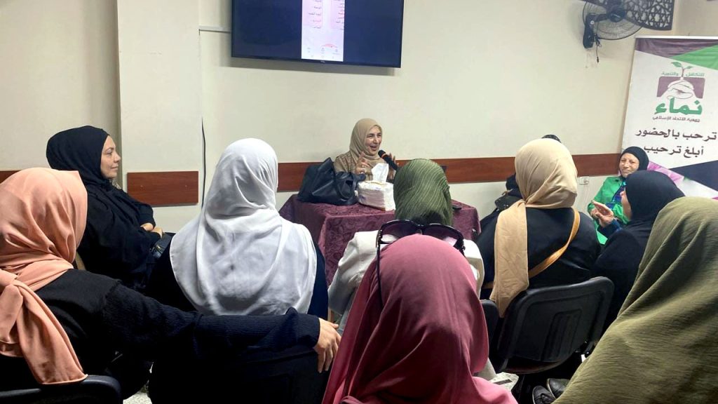 دور الأمهات وقت الامتحانات: محاضرة لعائلات مؤسسة نماء في طرابلس مع أ. فتاة الرافعي