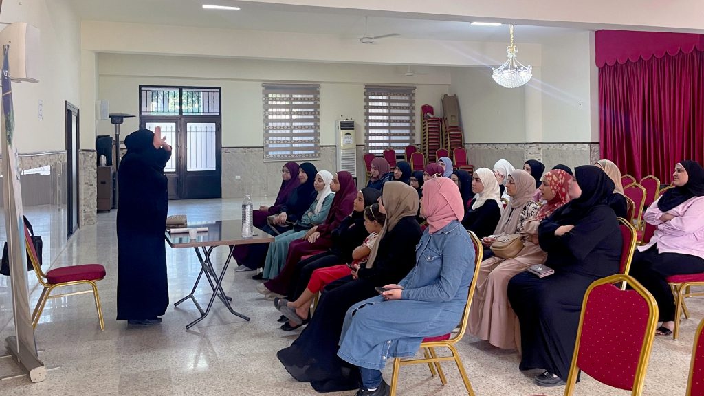 الشّائعات عن تقييد الإسلام للمرأة.. محاضرة مع الأخت الفاضِلة أم ياسر بيرقدار في البقاع