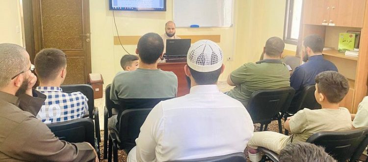 مجلس علمي في البداوي لقراءة كتاب للإمام السيوطي مع إجازة بالسند