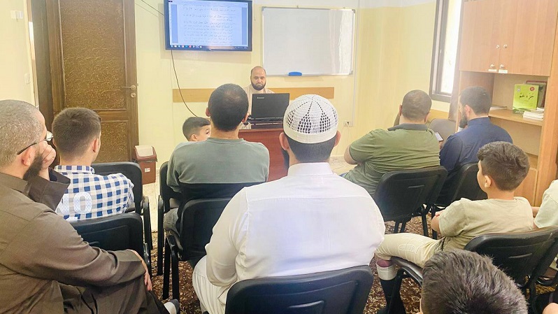 مجلس علمي في البداوي لقراءة كتاب للإمام السيوطي مع إجازة بالسند