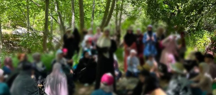 شابات مهتديات وأكثر من 100 صبية في رحلة هايكنغ من الشمال وبيروت