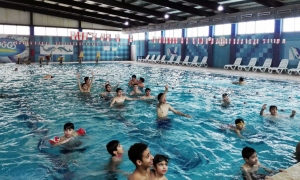 سباحة وكرة قدم لأشبال عالم الفرقان في بيروت