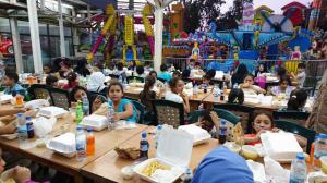 مؤسسة نماء: إفطار للأيتام في ملاهي بيروت-010