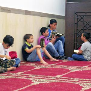 إفطار للأيتام في مسجد الصدّيق - بيروت-001