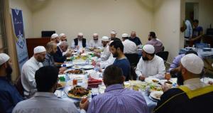 دار القرآن الكريم في لبنان تكرّم د. عادل أبو شعر على هامش ملتقى حفاظ الوحي (2)-001