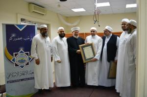 دار القرآن الكريم في لبنان تكرّم د. عادل أبو شعر على هامش ملتقى حفاظ الوحي (2)-006