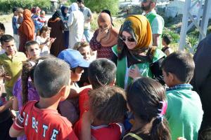 جولة على مخيمات النازحين في البقاع وتقديم المساعدات بالتعاون مع IHH-008