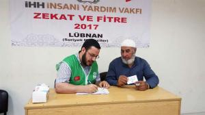 توزيع 200 طرد غذائي ضمن المرحلة الثالثة بالتعاون-010