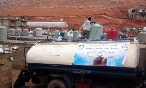 مؤسسة نماء: تأمين مياه الشرب وسحب الجور الصحيّة في مخيمات عرسال-001