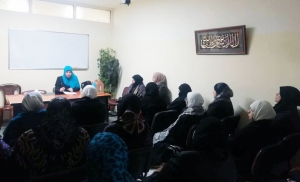 (ألا بِذِكرِ اللّهِ تَطمئنُّ القُلُوبُ) - محاضرة للمستفيدات من مؤسسة نماء في صيدا-003