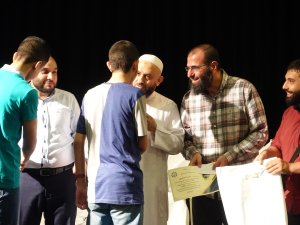 في حفل حاشد.. تكريم الطلاب المتفوقين في 10 دورات صيفية على مسرح الرابطة الثقافية في طرابلس
