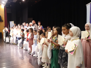 في حفل حاشد.. تكريم الطلاب المتفوقين في 10 دورات صيفية على مسرح الرابطة الثقافية في طرابلس