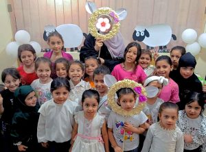 نشاط تفاعلي لفتيات مركز الفضيلة جمع بين المحبة والذكر والفرح استعدادًا لعيد الأضحى المبارك