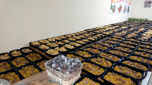 توزيع 500 وجبة إفطار خلال الأسبوع الأول من رمضان ضمن مشروع المطبخ الرمضاني "باب الخير"
