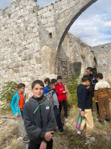 رحلة ترفيهية تربوية لطلاب نادي الفرقان الشتوي في طرابلس إلى قلعة بربر آغا التاريخية