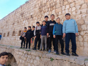 رحلة ترفيهية تربوية لطلاب نادي الفرقان الشتوي في طرابلس إلى قلعة بربر آغا التاريخية
