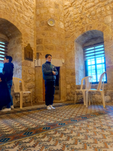 رحلة ترفيهية تربوية لطلاب نادي الفرقان الشتوي في طرابلس إلى قلعة بربر آغا التاريخية