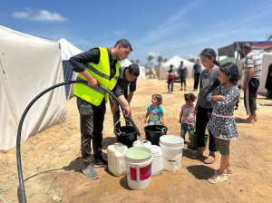 إعادة ترميم بئر مياه جوفي في غزة وتشغيله من خلال الطاقة الشمسية ضمن حملة طوفان الأمل