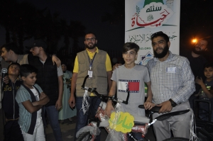 سحب قرعة بين المشاركين في المسابقة على دراجة هوائية وتسليمها للفائز خلال مهرجان "ربيع النور".. نشاط عائلي ترفيهي في طرابلس ضمن فعاليات "سنّته حياة"