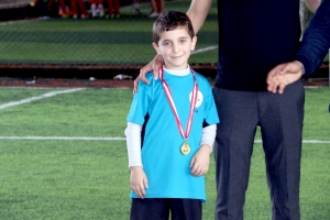 تتويج الفرق الفائزة بالمراكز الأولى بدوري الليغا الأول في أكاديمية الفرقان FFA