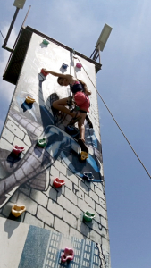 رحلة ترفيهية إلى FUNtastic Park لطالبات نادي الفرقان الصيفي في طرابلس