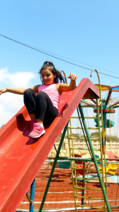 رحلة ترفيهية إلى FUNtastic Park لطالبات نادي الفرقان الصيفي في طرابلس