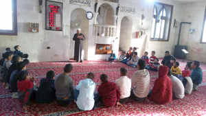 فتيان عالم الفرقان في قلعة عنجر الأموية الإسلامية وأوقاف تل النبي