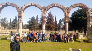 فتيان عالم الفرقان في قلعة عنجر الأموية الإسلامية وأوقاف تل النبي