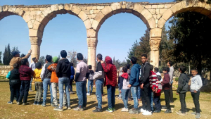 فتيان عالم الفرقان في قلعة عنجر الأموية الإسلامية وأوقاف تل النبي