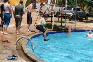 رحلة مائية إلى عيون السمك لطلاب عالم الفرقان في طرابلس