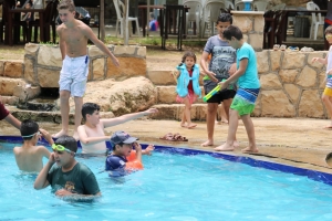 رحلة مائية إلى عيون السمك لطلاب عالم الفرقان في طرابلس