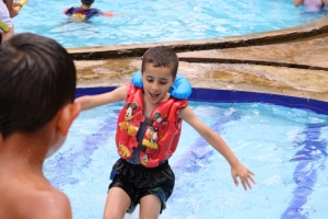 رحلة مائية إلى عيون السمك لطلاب عالم الفرقان في طرابلس