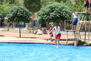 رحلة مائية إلى عيون السمك لطلاب عالم الفرقان في طرابلس