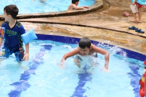 رحلة مائية إلى عيون السمك لطلاب عالم الفرقان في طرابلس