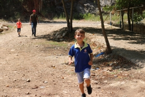 رحلة مائية إلى عيون السمك لطلاب عالم الفرقان في طرابلس