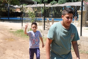 رحلة مائية إلى عيون السمك لطلاب عالم الفرقان في طرابلس