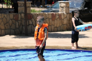 رحلة مائية إلى عيون السمك لطلاب عالم الفرقان في طرابلس