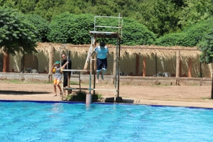 رحلة مائية إلى عيون السمك لطلاب عالم الفرقان في طرابلس