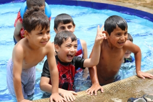 رحلة مائية إلى عيون السمك لطلاب عالم الفرقان في طرابلس